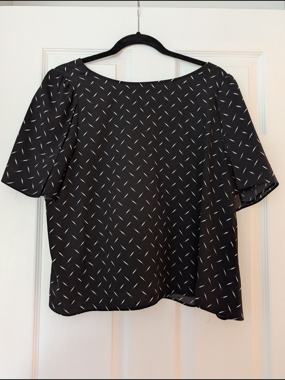Kensie Black Short-Sleeve Patterned Blouse